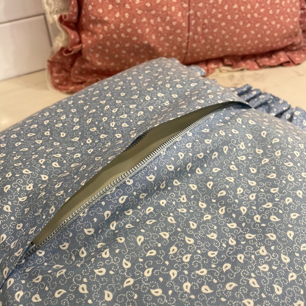 Precious Moments | Set of 2 pillows | handmade and stuffed - Picture 9 of 10